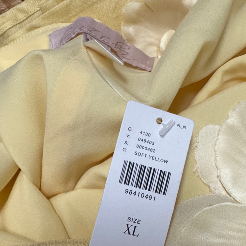 Butter Yellow Floral Dress - Picture 3 of 5